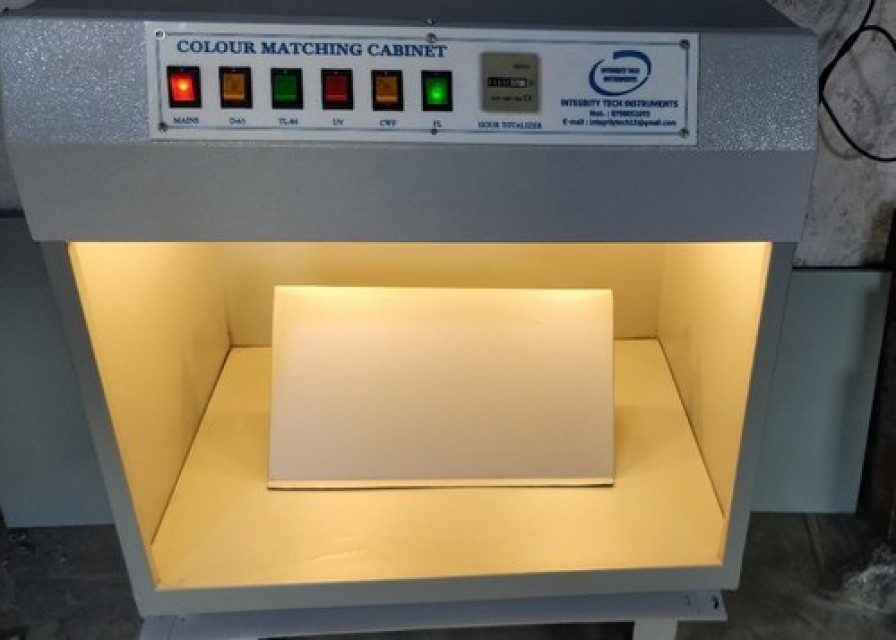 Color Matching Cabinet/ Light Box
