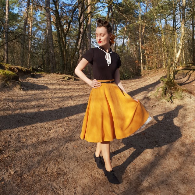 Pocket High Waist Thrills Skirt in Mustard - Stylish Vintage-Inspired Circle Skirt